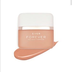 Stella & Dot Ever FOREVER Daily Facial Foundation Medium Neutral NEW